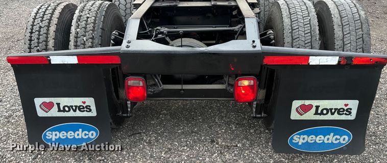 image for item EH3849 2017 Peterbilt  579 semi truck