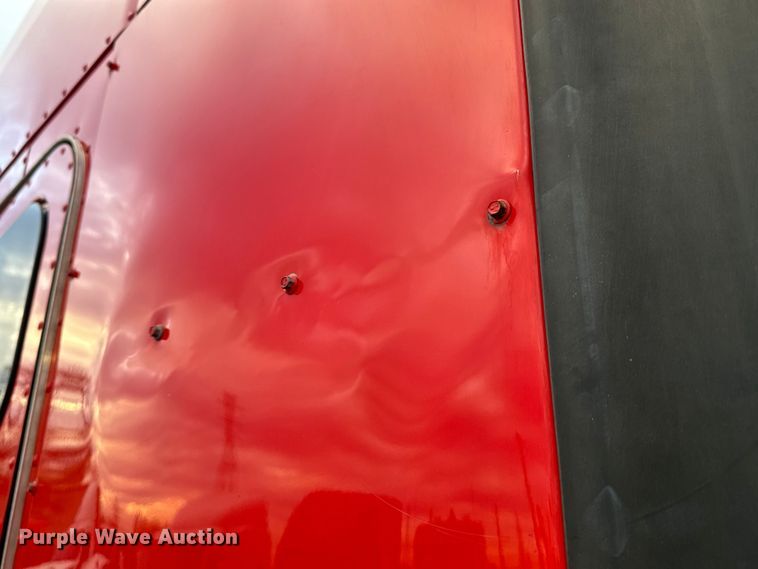 image for item EH3849 2017 Peterbilt  579 semi truck