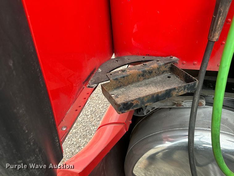 image for item EH3849 2017 Peterbilt  579 semi truck