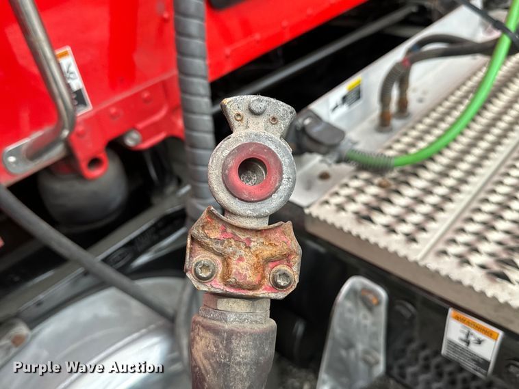 image for item EH3849 2017 Peterbilt  579 semi truck