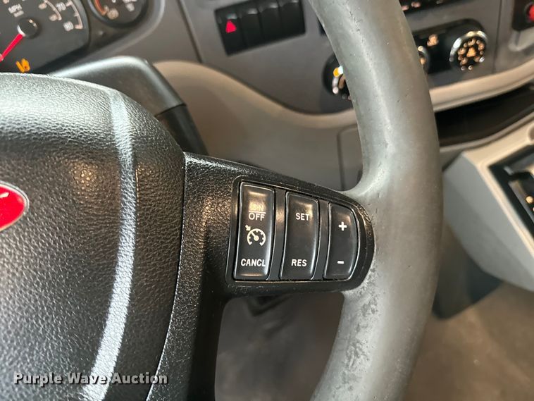 image for item EH3849 2017 Peterbilt  579 semi truck