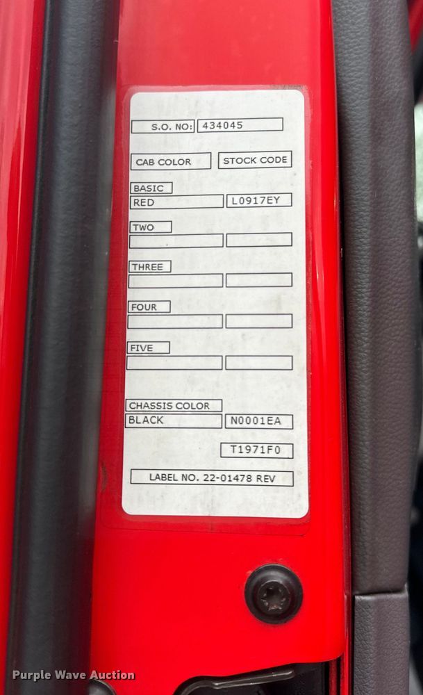 image for item EH3849 2017 Peterbilt  579 semi truck