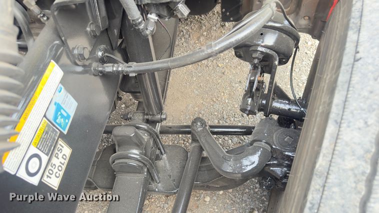 image for item EH3849 2017 Peterbilt  579 semi truck