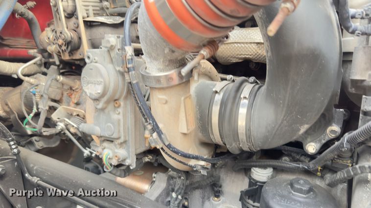 image for item EH3849 2017 Peterbilt  579 semi truck