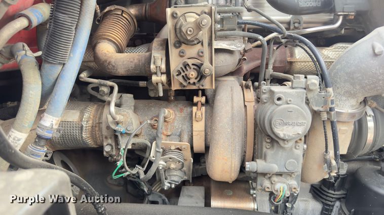 image for item EH3849 2017 Peterbilt  579 semi truck