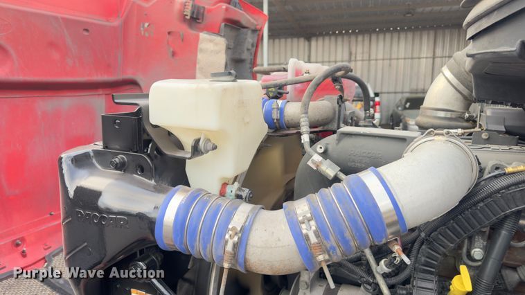 image for item EH3849 2017 Peterbilt  579 semi truck