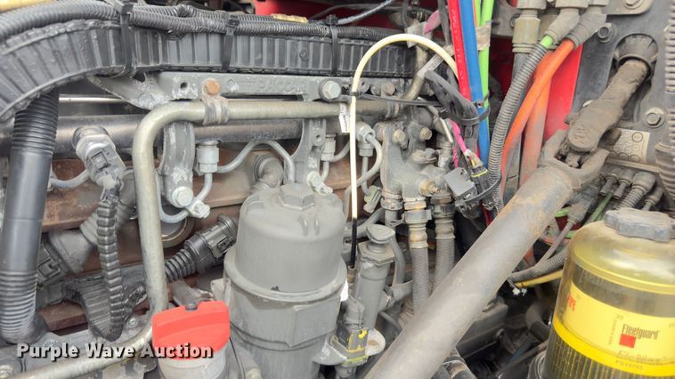 image for item EH3849 2017 Peterbilt  579 semi truck