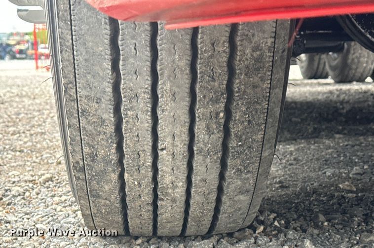 image for item EH3849 2017 Peterbilt  579 semi truck