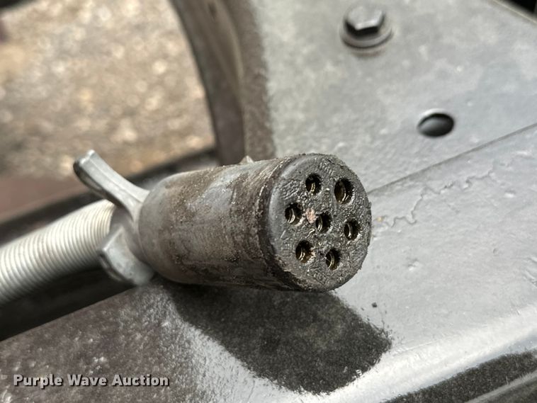 image for item EH3850 2017 Peterbilt 579 semi truck