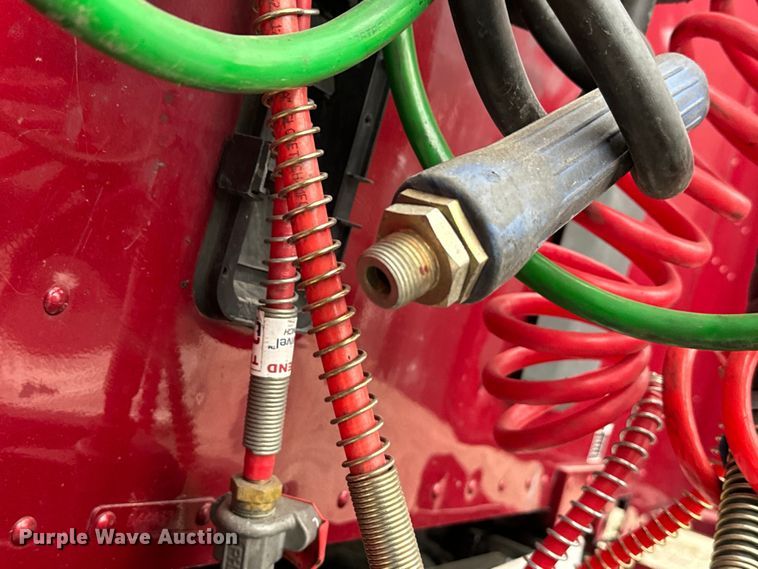 image for item EH3850 2017 Peterbilt 579 semi truck