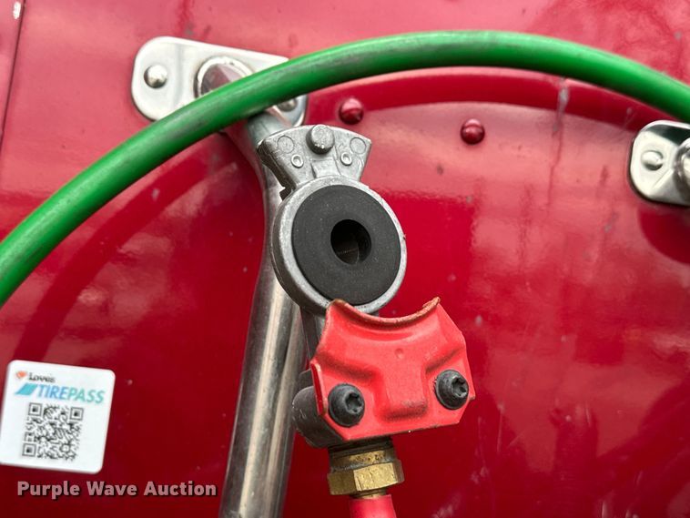 image for item EH3850 2017 Peterbilt 579 semi truck