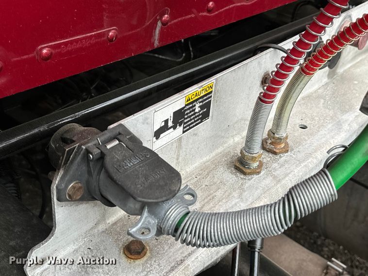 image for item EH3850 2017 Peterbilt 579 semi truck