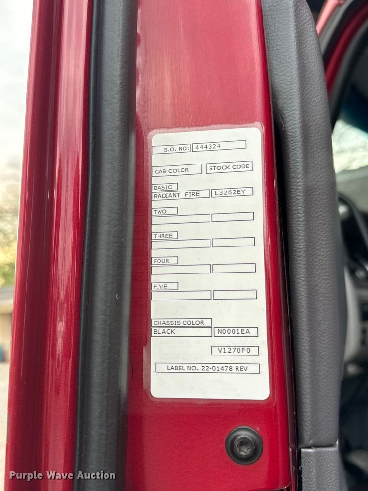 image for item EH3850 2017 Peterbilt 579 semi truck