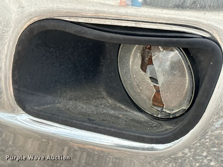 image for item EH3850 2017 Peterbilt 579 semi truck