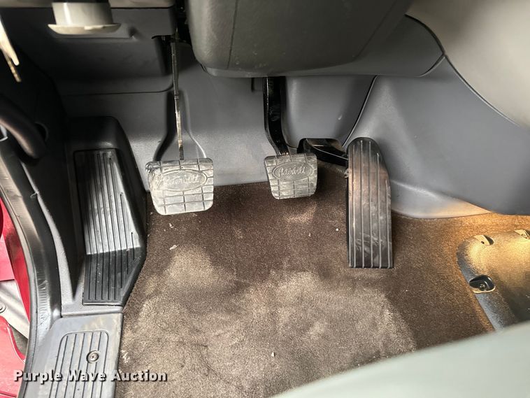 image for item EH3850 2017 Peterbilt 579 semi truck