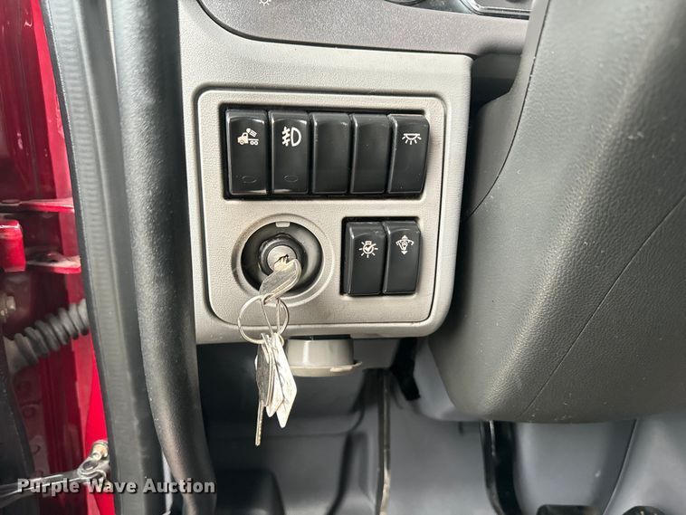 image for item EH3850 2017 Peterbilt 579 semi truck