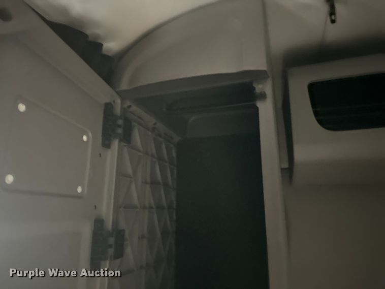 image for item EH3850 2017 Peterbilt 579 semi truck