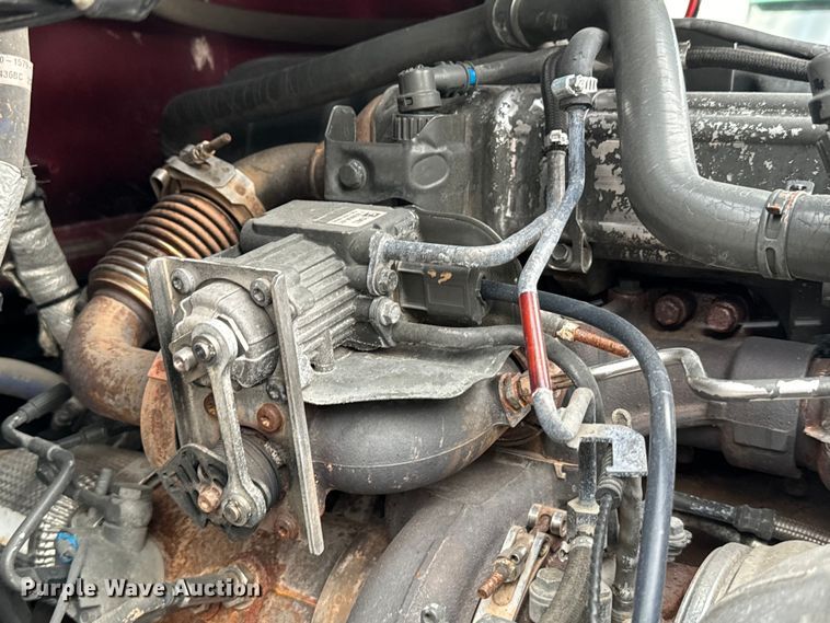 image for item EH3850 2017 Peterbilt 579 semi truck