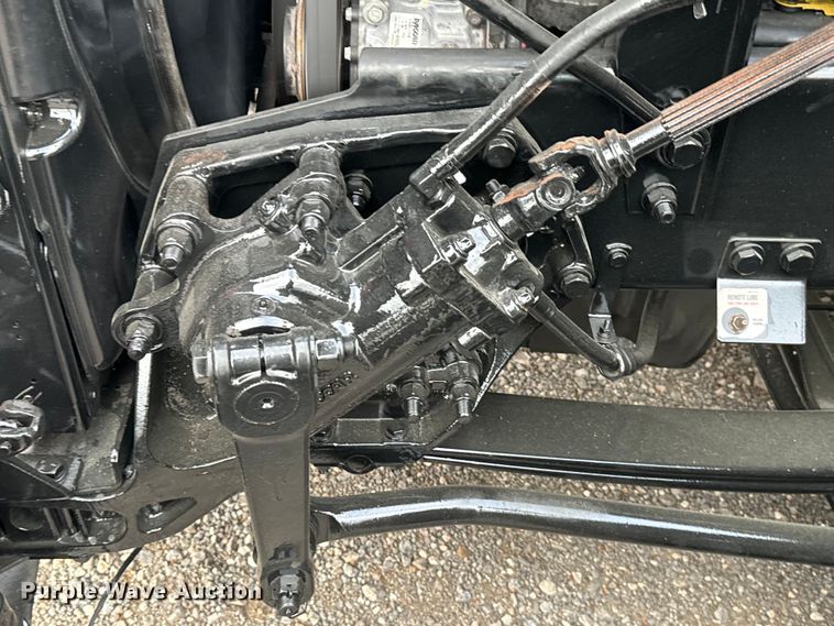 image for item EH3850 2017 Peterbilt 579 semi truck