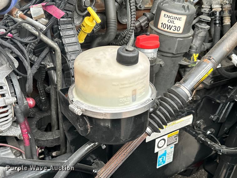 image for item EH3850 2017 Peterbilt 579 semi truck