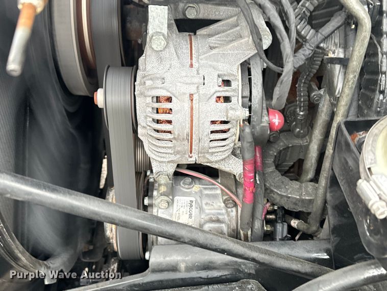 image for item EH3850 2017 Peterbilt 579 semi truck