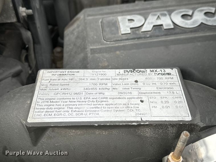 image for item EH3850 2017 Peterbilt 579 semi truck