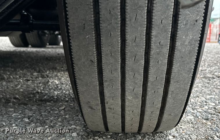 image for item EH3850 2017 Peterbilt 579 semi truck