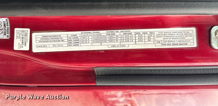 image for item EH3850 2017 Peterbilt 579 semi truck