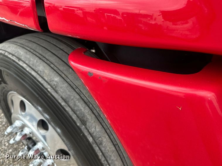 image for item EH3851 2017 Freightliner  Cascadia  semi truck