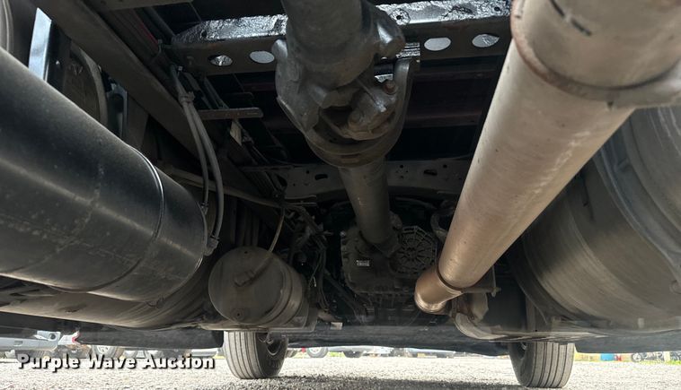 image for item EH3851 2017 Freightliner  Cascadia  semi truck