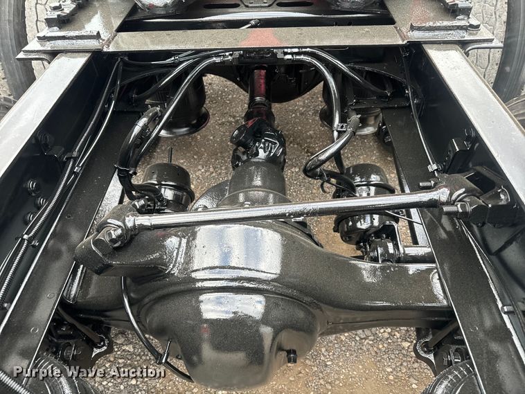 image for item EH3851 2017 Freightliner  Cascadia  semi truck