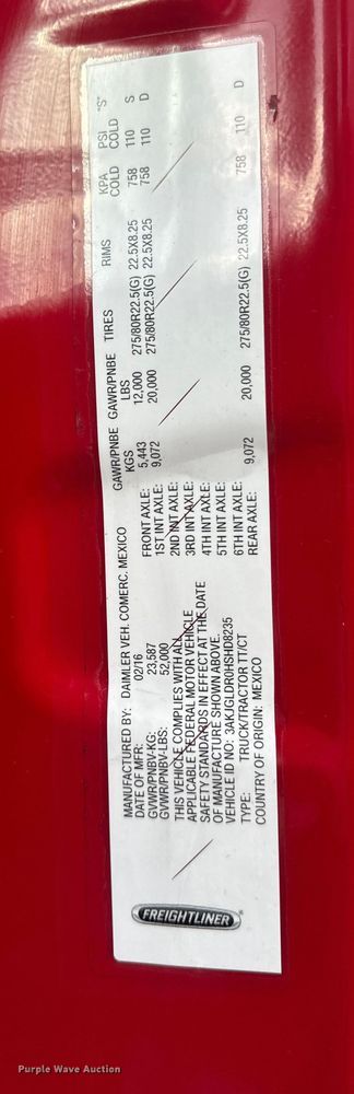 image for item EH3851 2017 Freightliner  Cascadia  semi truck