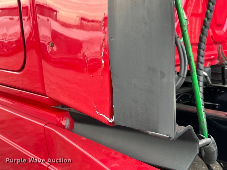 image for item EH3851 2017 Freightliner  Cascadia  semi truck