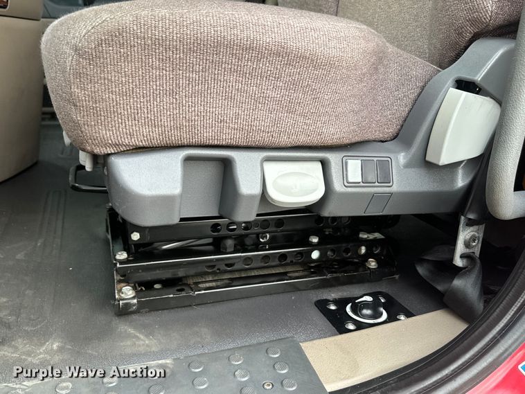 image for item EH3851 2017 Freightliner  Cascadia  semi truck