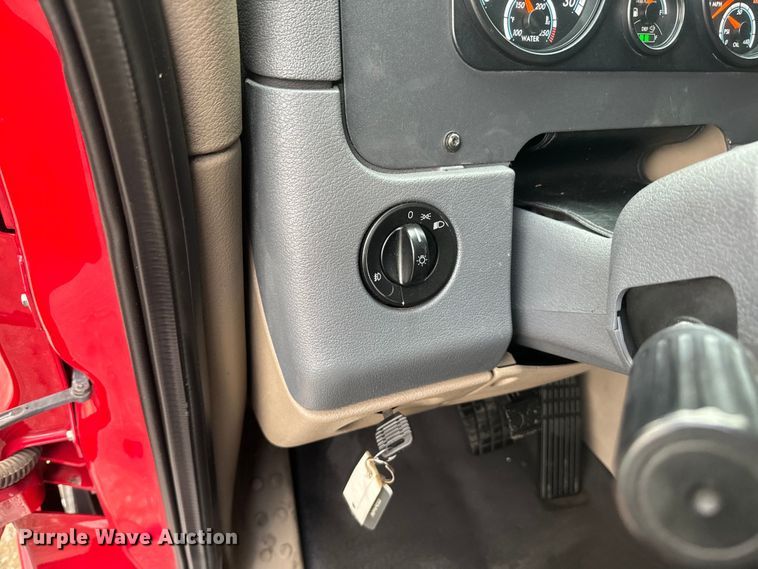 image for item EH3851 2017 Freightliner  Cascadia  semi truck