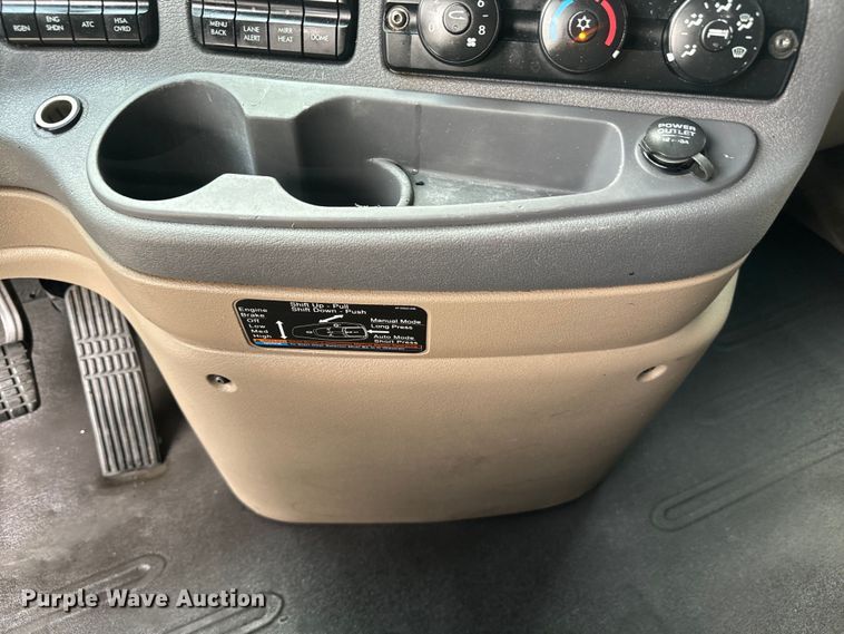 image for item EH3851 2017 Freightliner  Cascadia  semi truck