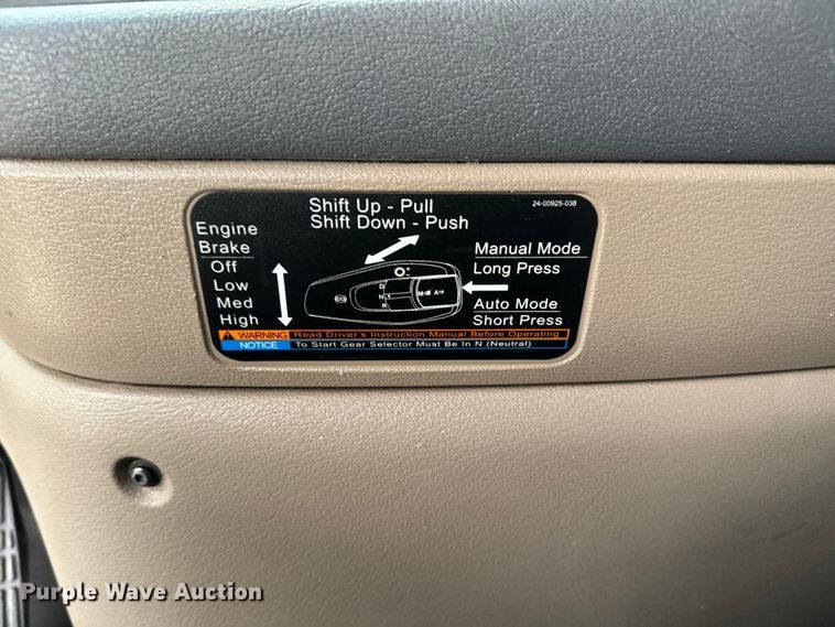 image for item EH3851 2017 Freightliner  Cascadia  semi truck