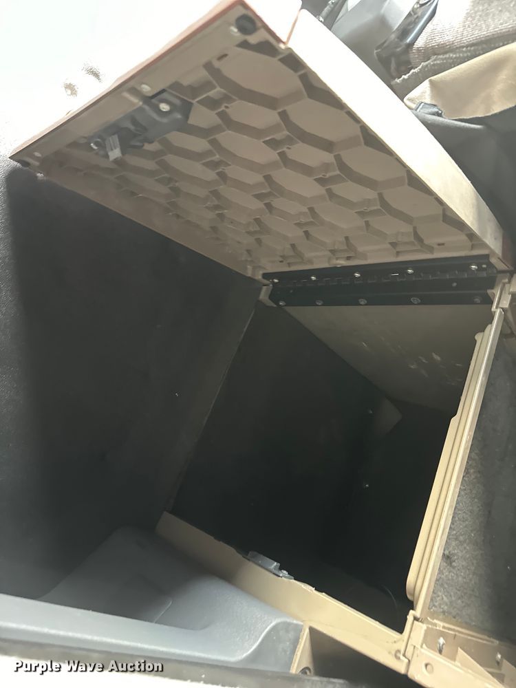 image for item EH3851 2017 Freightliner  Cascadia  semi truck