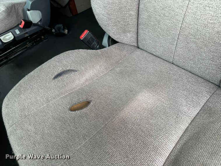 image for item EH3851 2017 Freightliner  Cascadia  semi truck