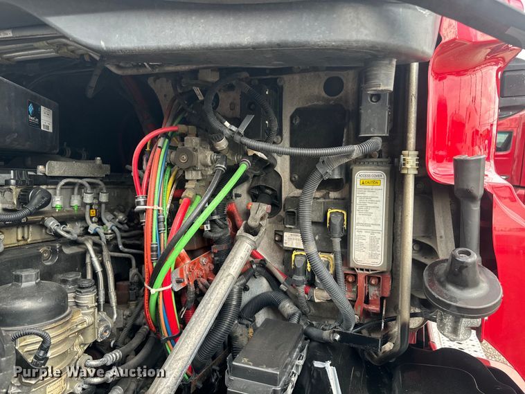 image for item EH3851 2017 Freightliner  Cascadia  semi truck