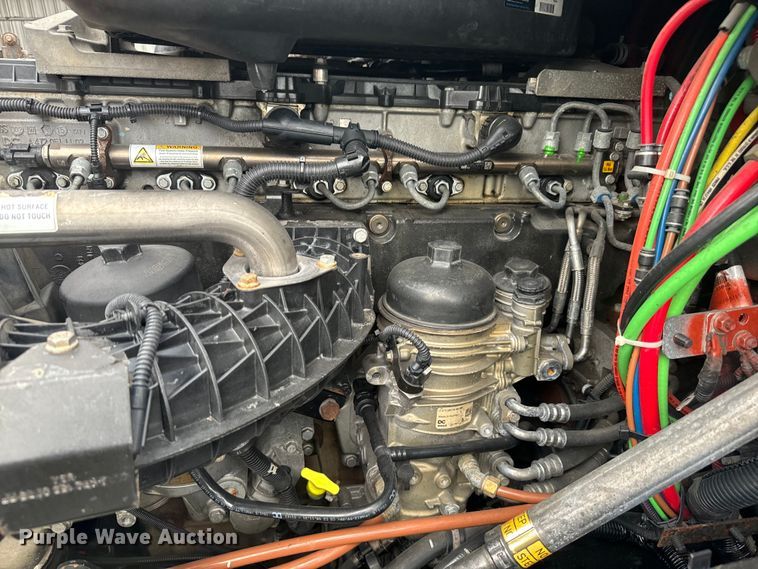 image for item EH3851 2017 Freightliner  Cascadia  semi truck