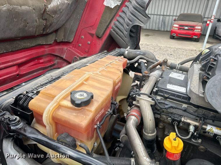 image for item EH3851 2017 Freightliner  Cascadia  semi truck