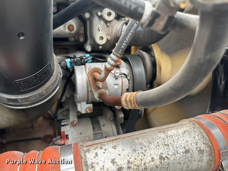 image for item EH3851 2017 Freightliner  Cascadia  semi truck