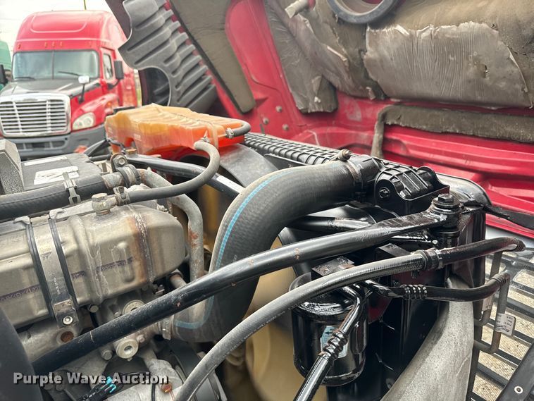 image for item EH3851 2017 Freightliner  Cascadia  semi truck