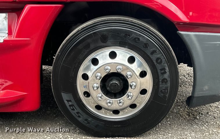 image for item EH3851 2017 Freightliner  Cascadia  semi truck