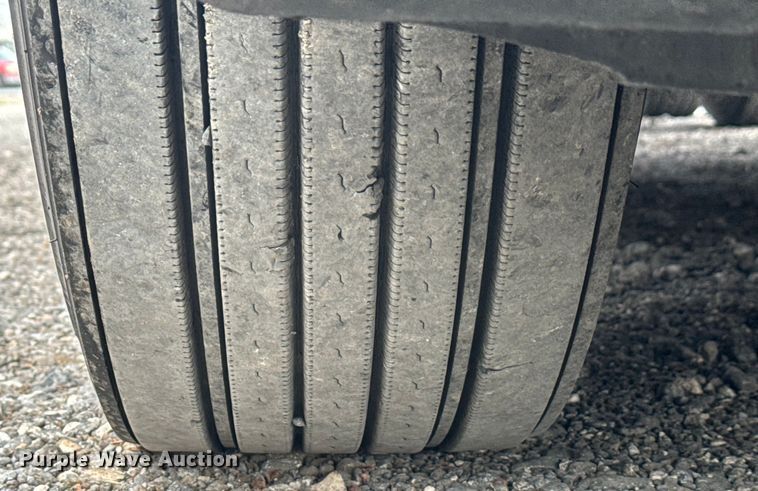 image for item EH3851 2017 Freightliner  Cascadia  semi truck