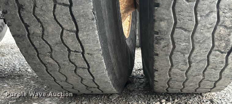 image for item EH3851 2017 Freightliner  Cascadia  semi truck