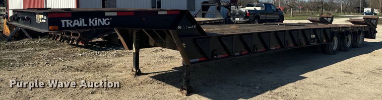 image for item EH6599 1983 Trail King Industries 1452-4260 drop deck trailer