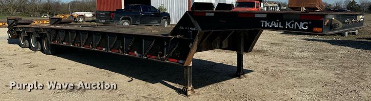 image for item EH6599 1983 Trail King Industries 1452-4260 drop deck trailer