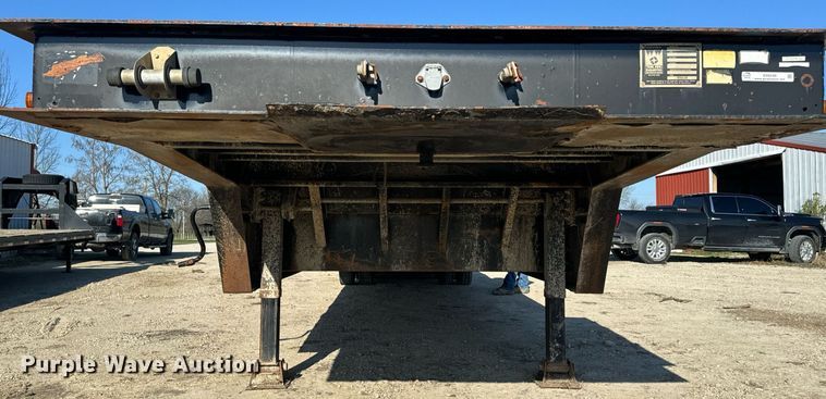 image for item EH6599 1983 Trail King Industries 1452-4260 drop deck trailer